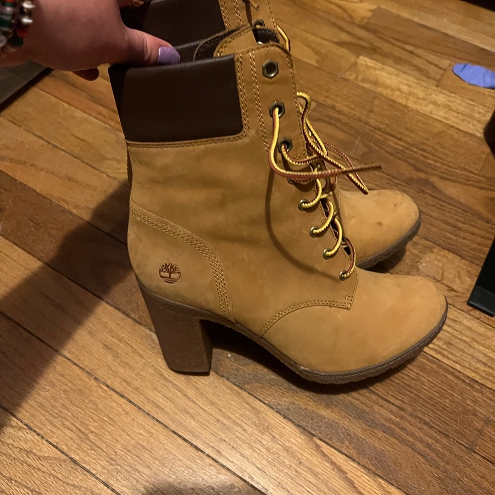 timberland heeled boots size 8.5